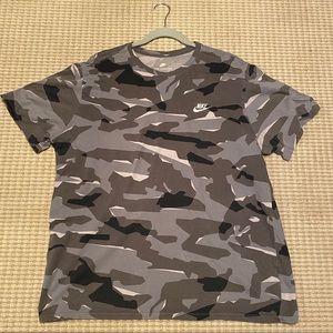 Nike T-shirt